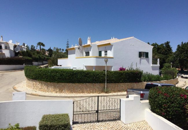 Villa/Dettached house in Luz - Casa Rosa Floresta (ML 7H)