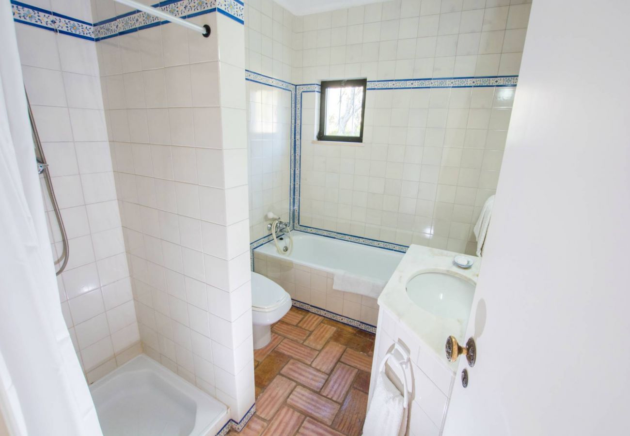 Villa in Lagos - Casa Veado, 4 bedroom villa with heated pool