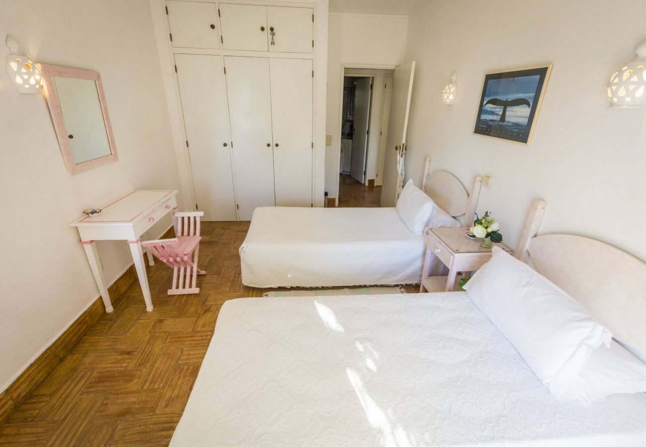 Villa in Lagos - Casa Veado, 4 bedroom villa with heated pool
