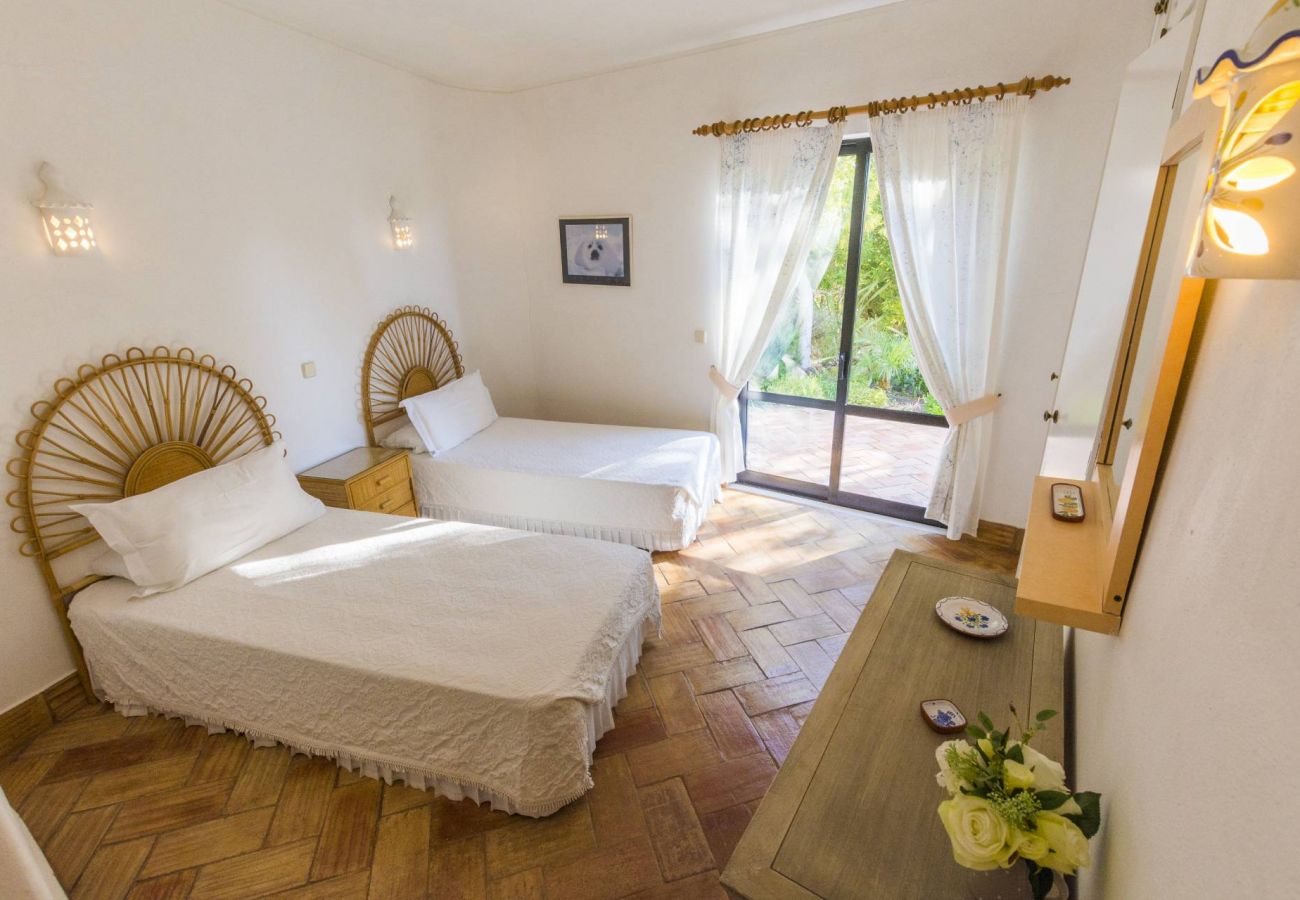 Villa in Lagos - Casa Veado, 4 bedroom villa with heated pool