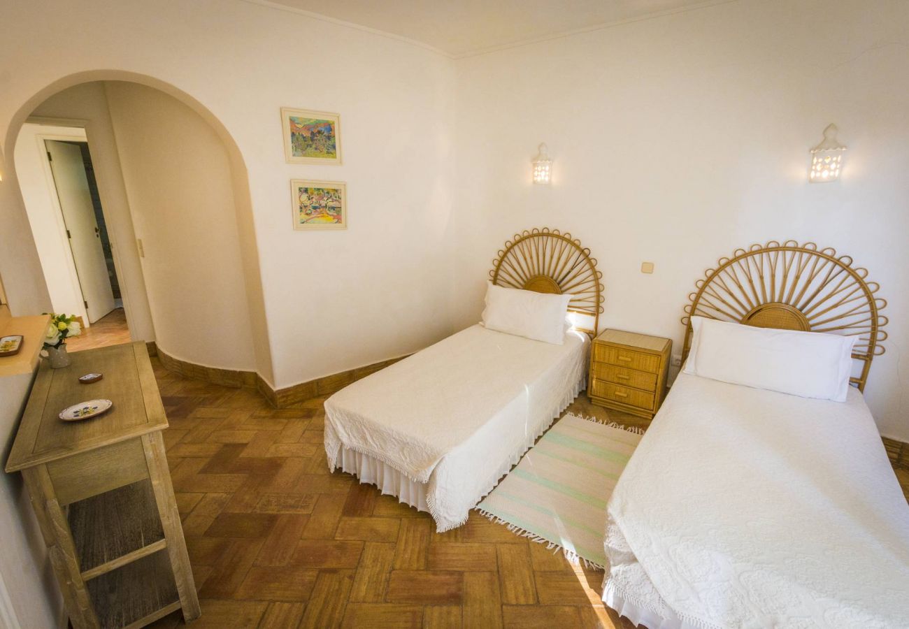 Villa in Lagos - Casa Veado, 4 bedroom villa with heated pool