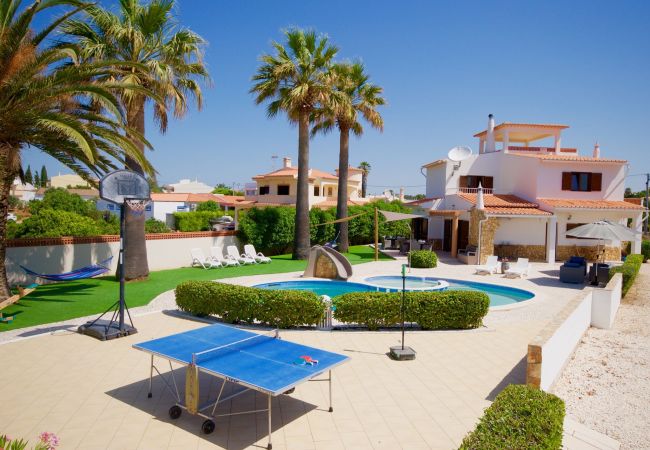 Villa in Montinhos da Luz - Vivenda Oasis