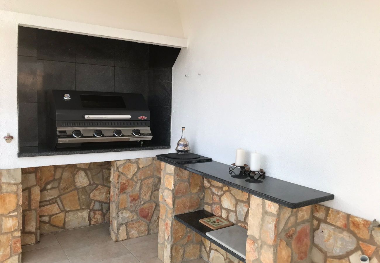 Villa in Montinhos da Luz - Vivenda Oasis