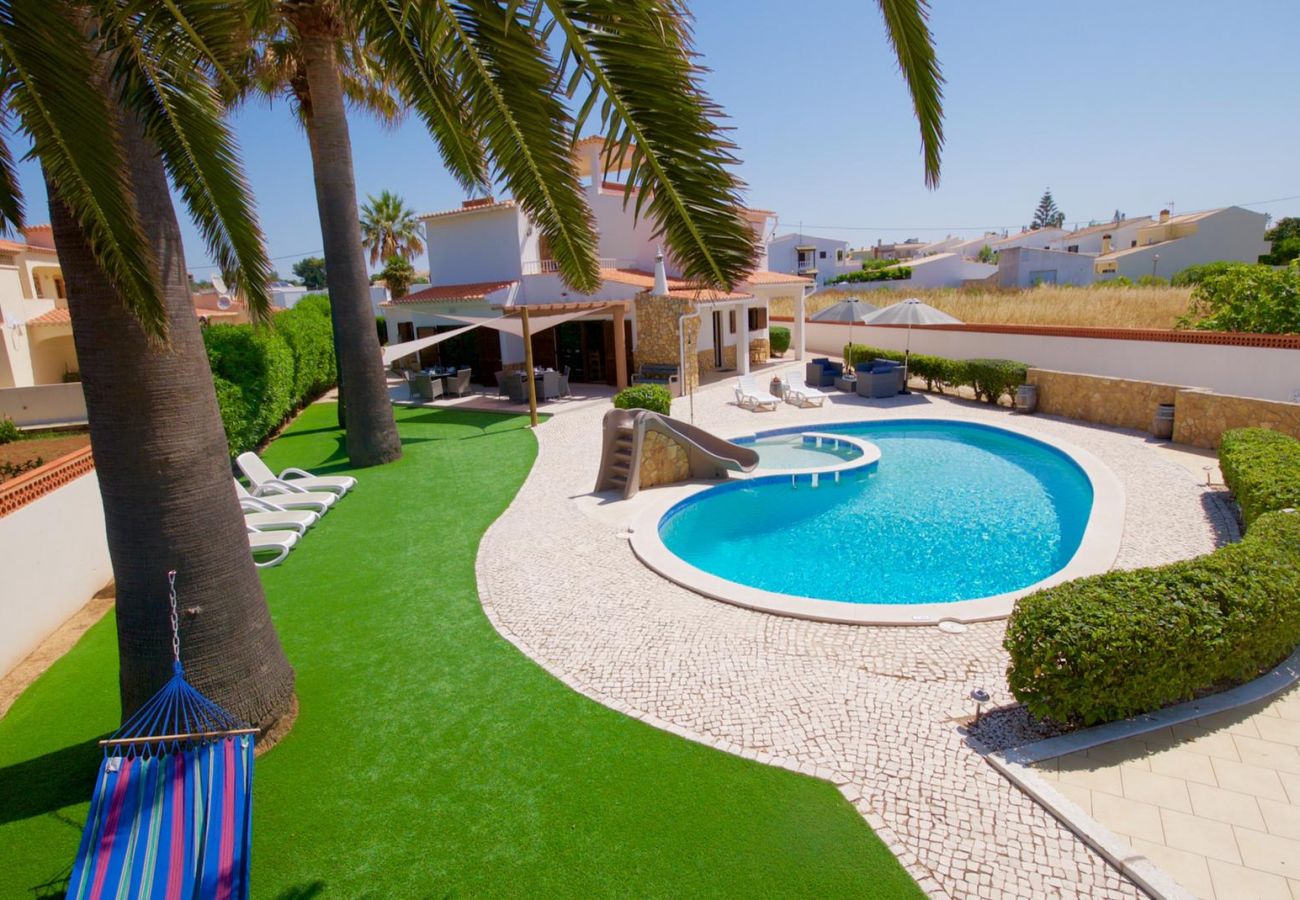 Villa in Montinhos da Luz - Vivenda Oasis