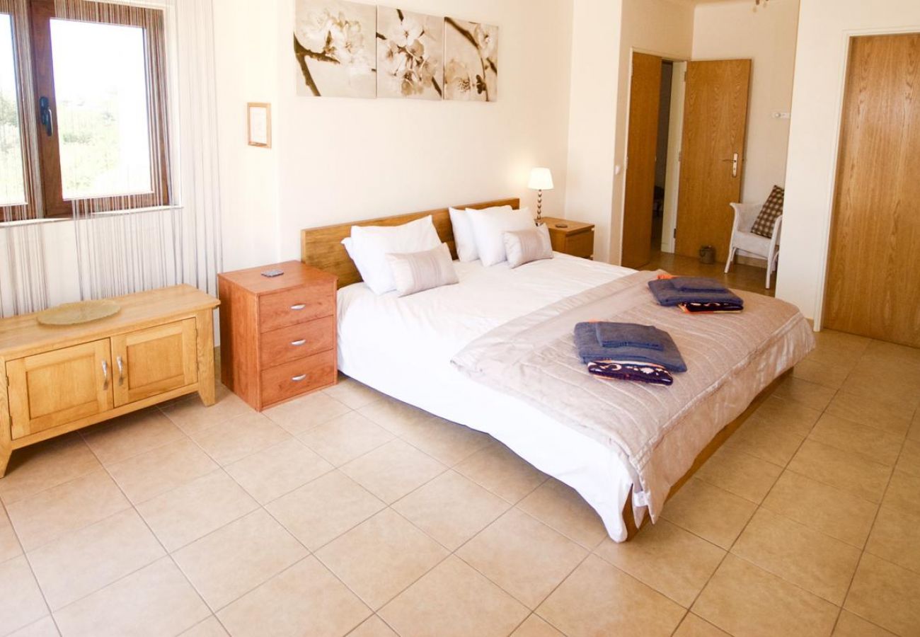Villa in Montinhos da Luz - Vivenda Oasis