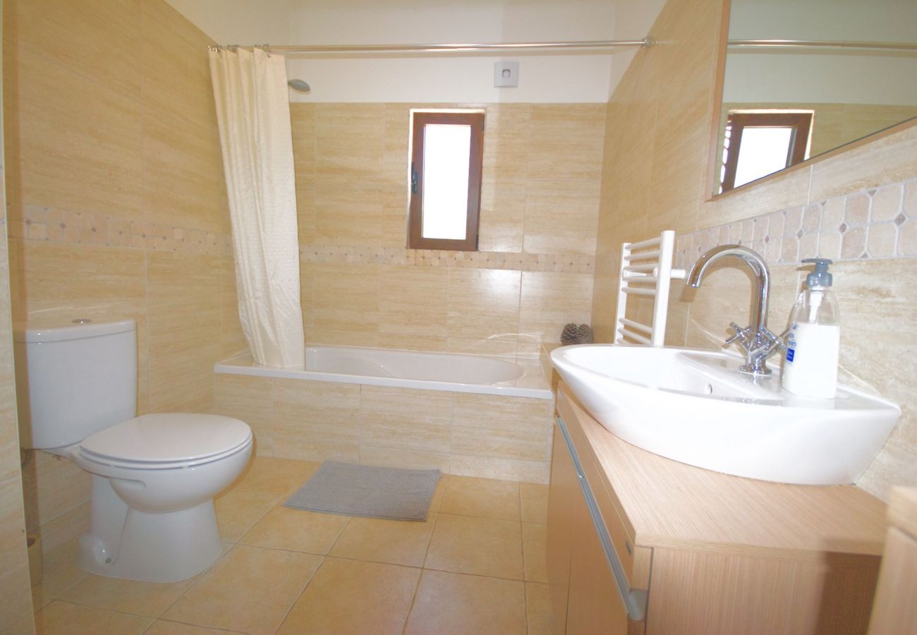 Villa in Montinhos da Luz - Vivenda Oasis
