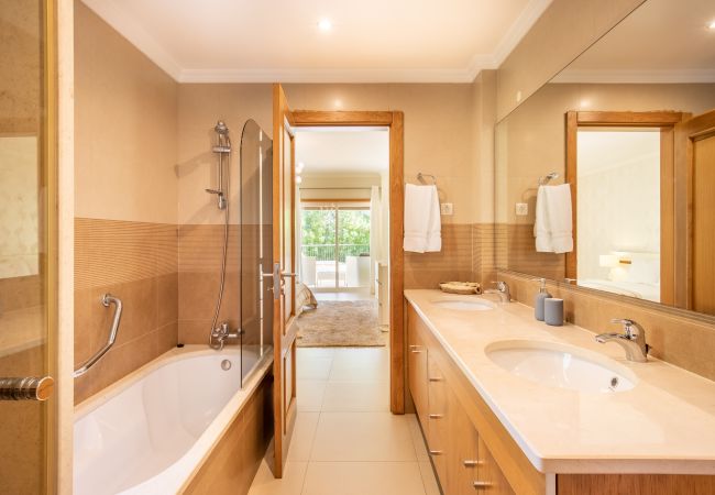 Villa in Lagos - Casa Amarela Villa in Lagos - Casa Amarela