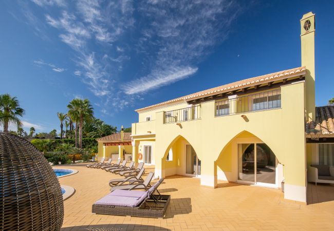 Villa in Lagos - Casa Amarela Villa in Lagos - Casa Amarela