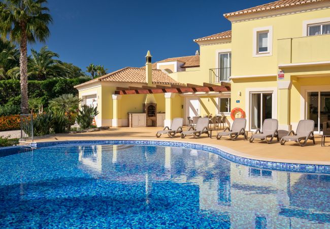 Villa in Lagos - Casa Amarela Villa in Lagos - Casa Amarela