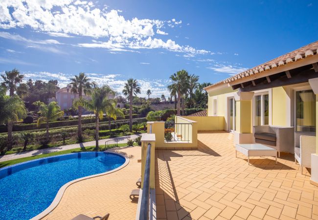 Villa in Lagos - Casa Amarela Villa in Lagos - Casa Amarela