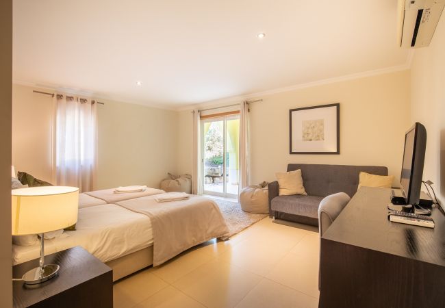 Villa in Lagos - Casa Amarela Villa in Lagos - Casa Amarela