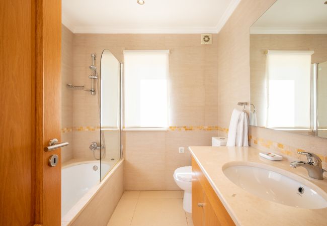 Villa in Lagos - Casa Amarela Villa in Lagos - Casa Amarela