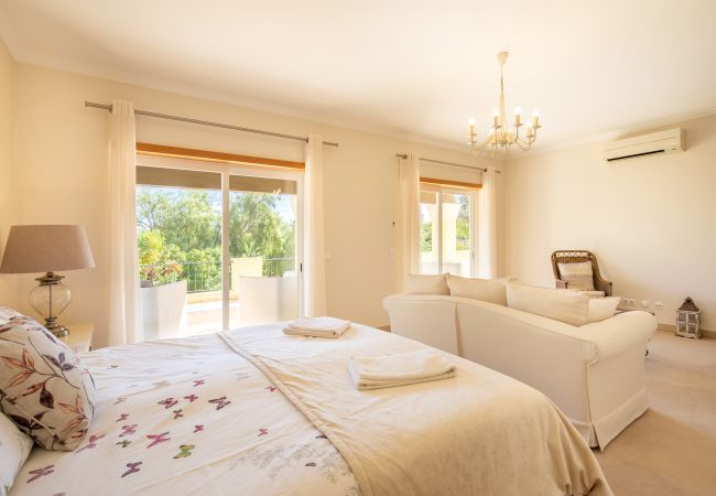 Villa in Lagos - Casa Amarela Villa in Lagos - Casa Amarela