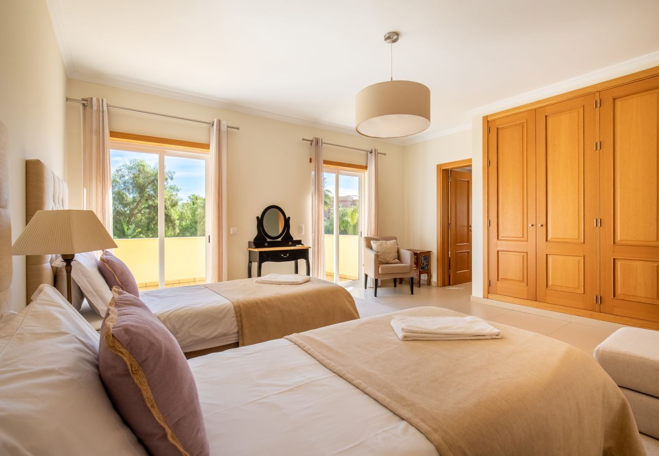 Villa in Lagos - Casa Amarela