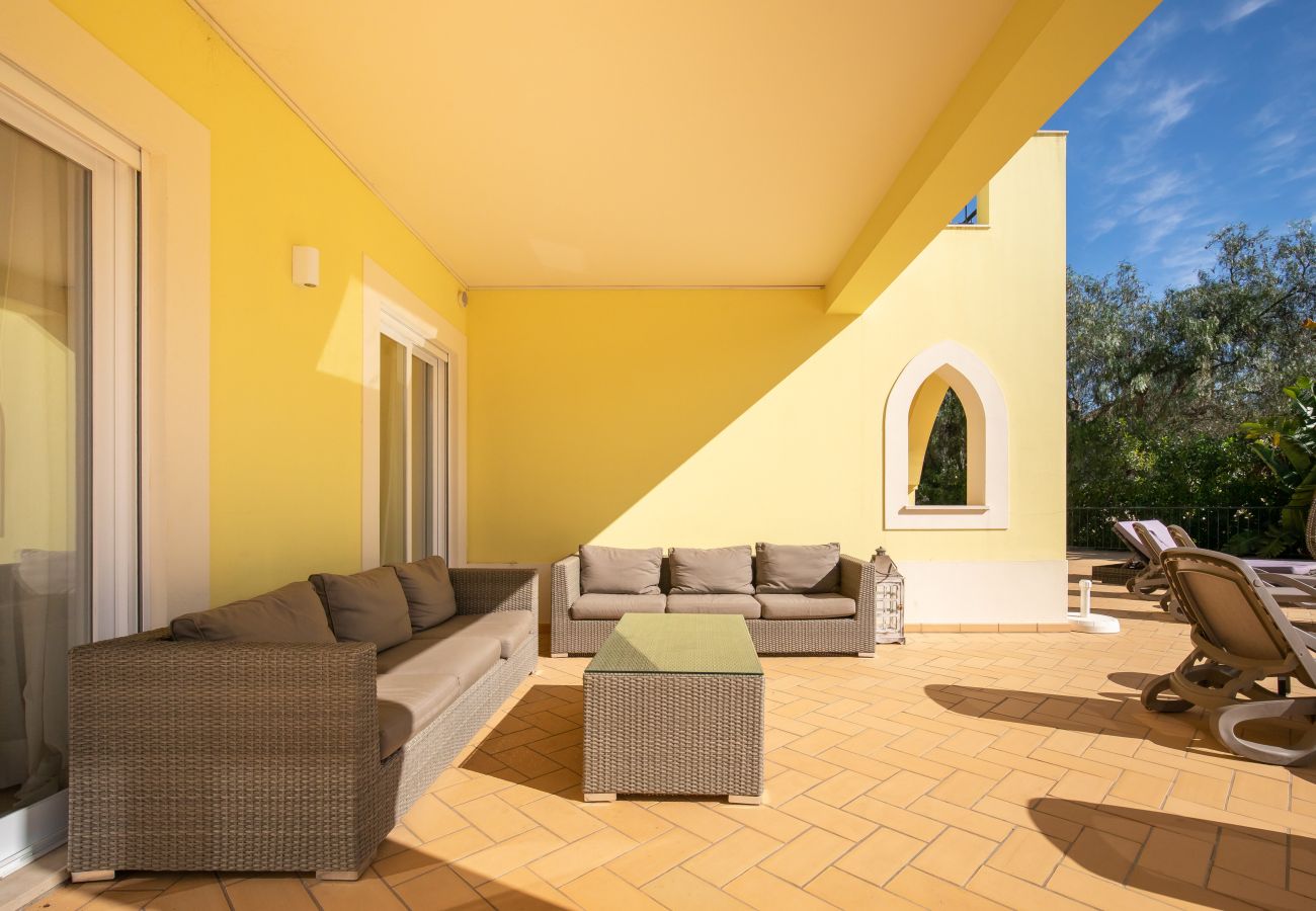 Villa in Lagos - Casa Amarela