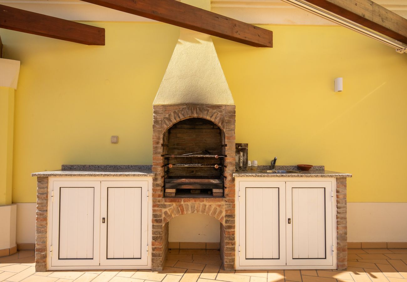 Villa in Lagos - Casa Amarela