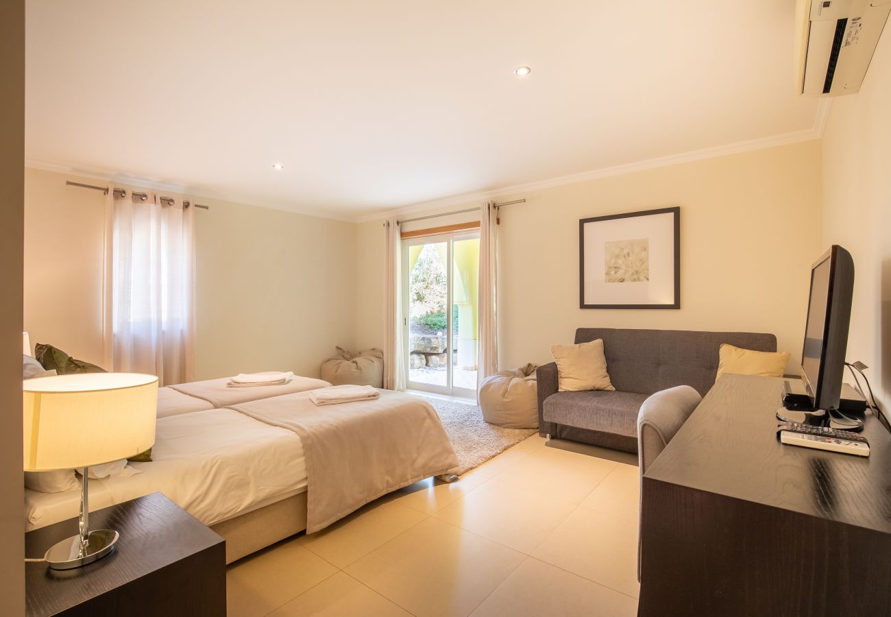 Villa in Lagos - Casa Amarela