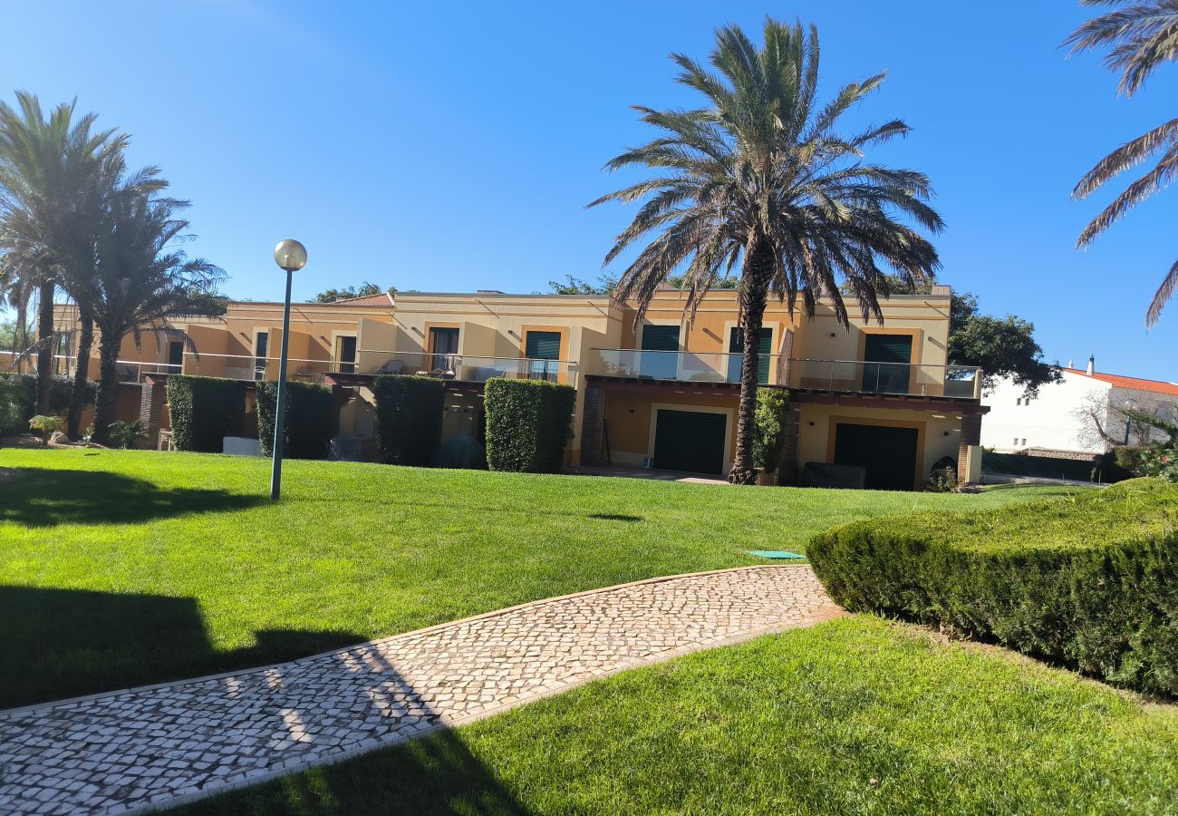 House in Luz - Casa Amarillo
