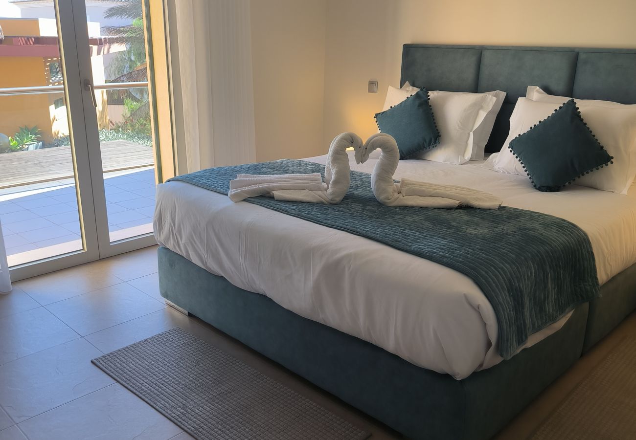 House in Luz - Casa Amarillo